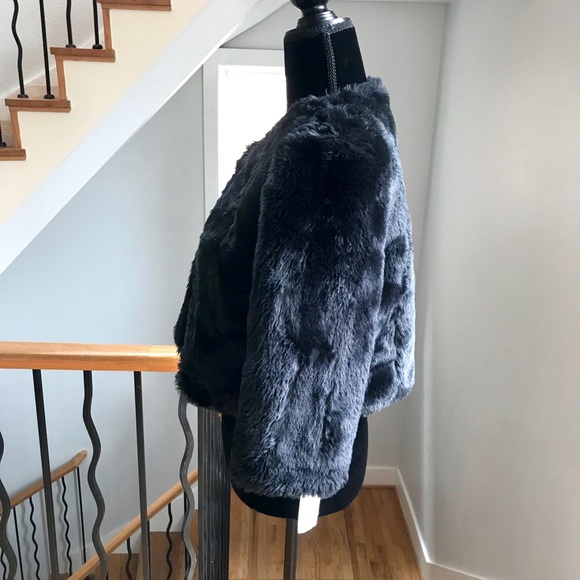LUXURY FUR COAT - Picture 2 of 9
